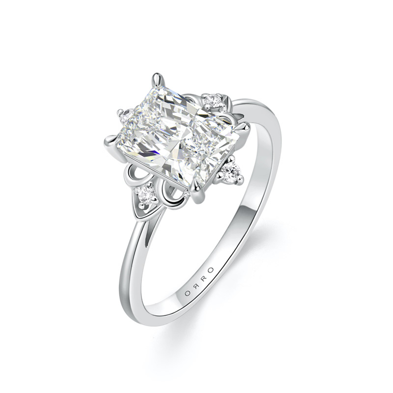 ORRO Emerly Radiant-Cut Ring (1.80ct) in 18K Yellow Gold