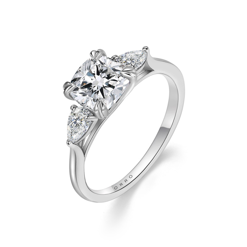 ORRO Lorrina I Cushion Trilogy Ring