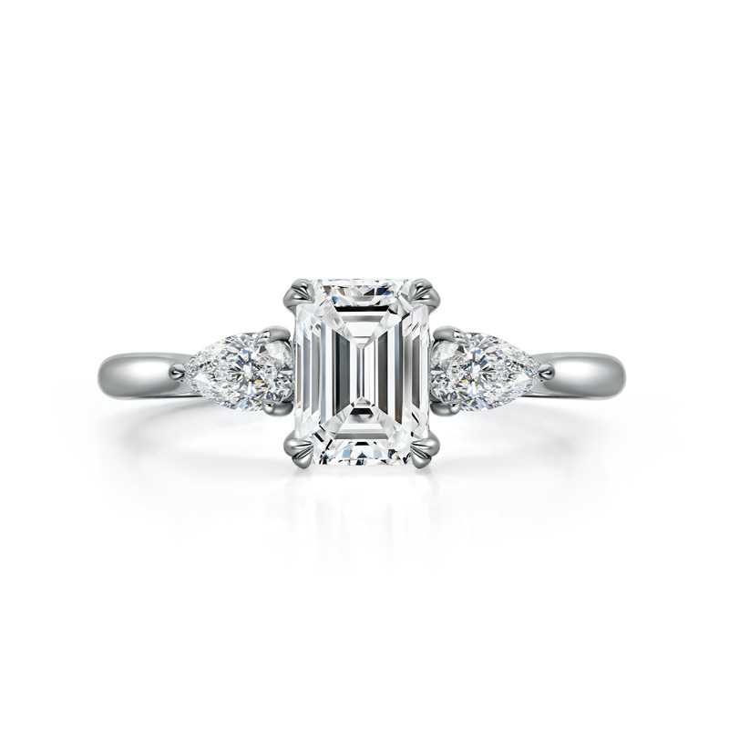 ORRO Lorrina I Emerald Trilogy Ring