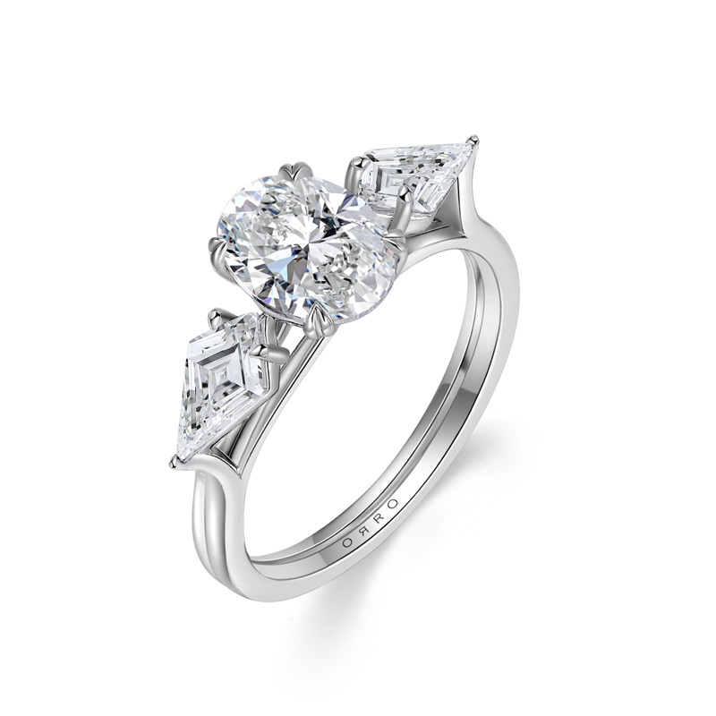 ORRO Helena II Oval Trilogy Ring
