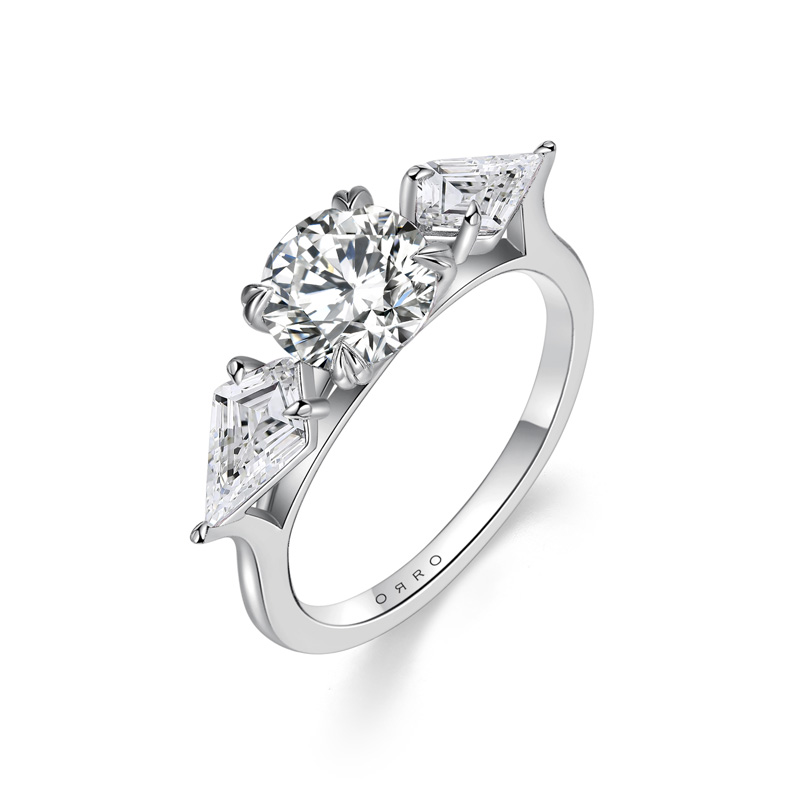 ORRO Helena I Round Brilliant Trilogy Ring