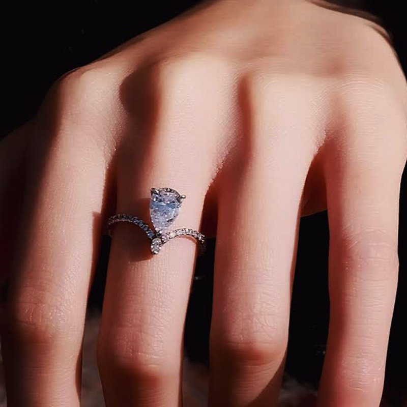 ORRO Gabriella Tear-drop Ring (1.50ct)