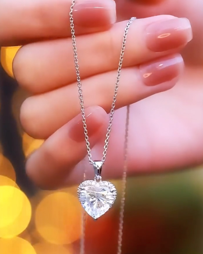 ORRO Raised Heart Pendant (4.0ct)